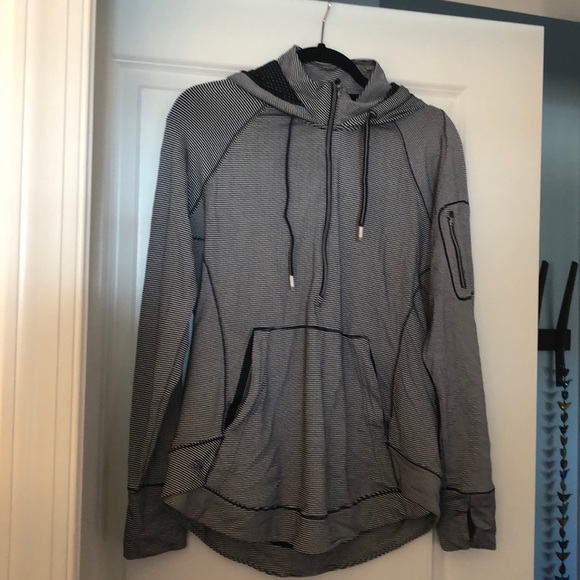 Athleta light sweatshirt - Picture 2 of 4
